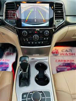 جیپ گراند شیرۆکی